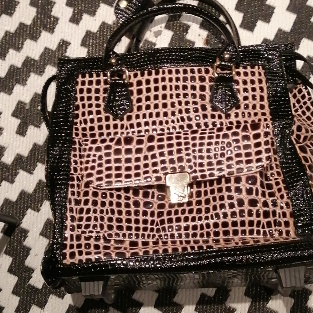 Ladies travel tote